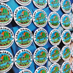 Magnes na lodówkę z otwieraczem do butelek CampKAJAKOWO